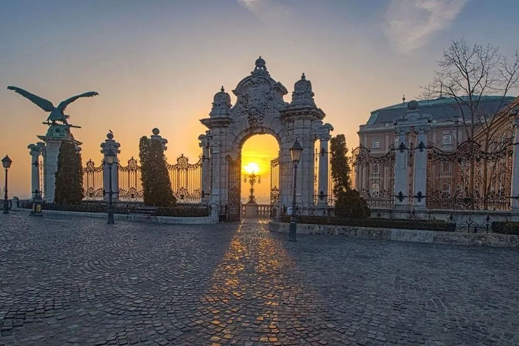 Charming Castle View Suite With Giant Balcony Budapest Hungary