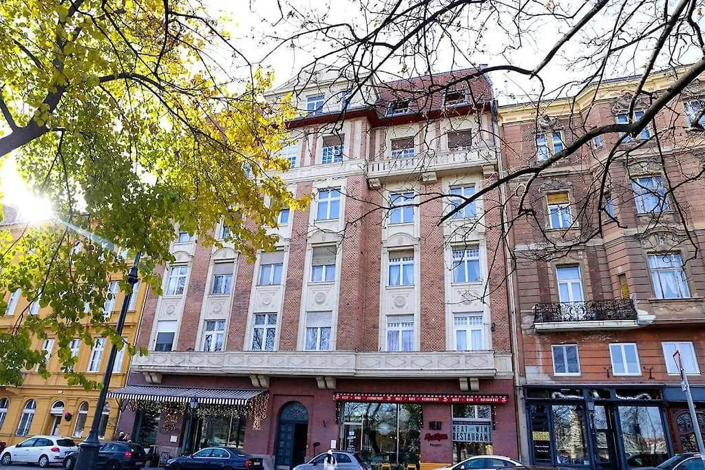 Charming Castle View Suite With Giant Balcony Budapest Apartment